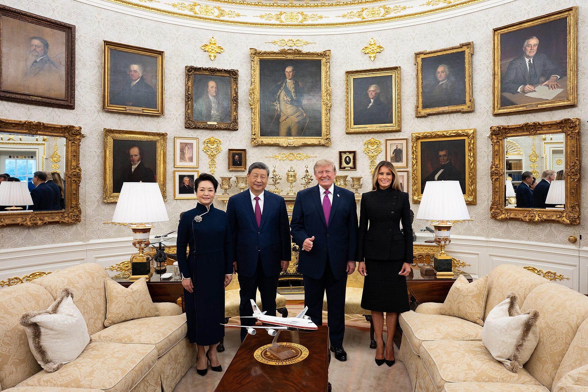 Melania Trump e Peng Liyuan durante a visita de Estado a Washington