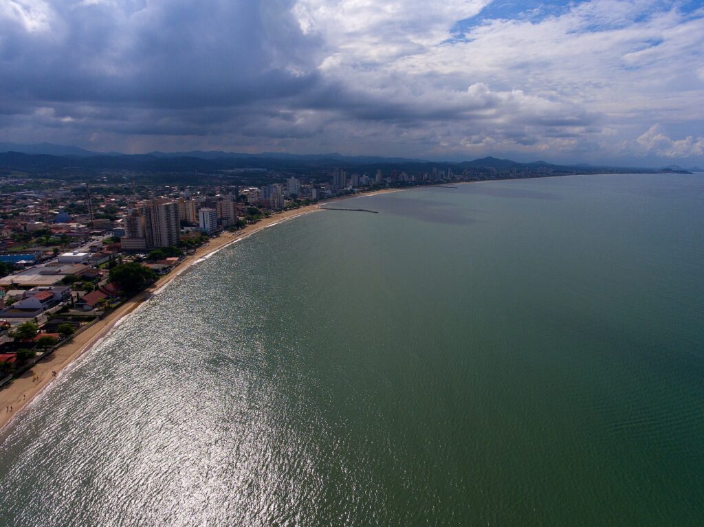 Praia de Balneário Piçarras, no Litoral Norte catarinense